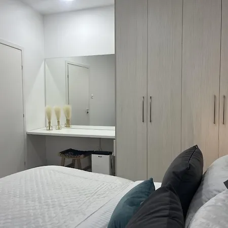 Apartment Phaedrus Living Downtown Habitat *